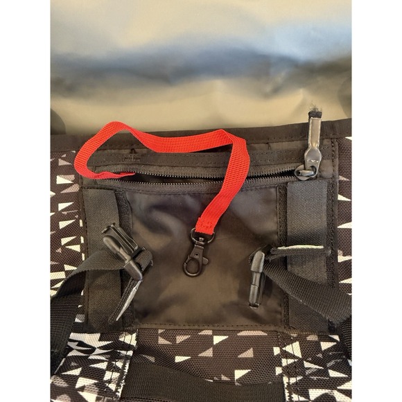 Timbuk2 Commute Messenger Bag Black & White " Shattered Triangles" NWOT Medium - Picture 9 of 12